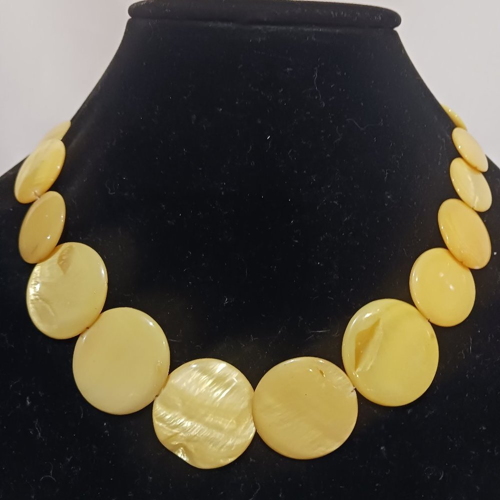 Yellow button dyed shell collar necklace